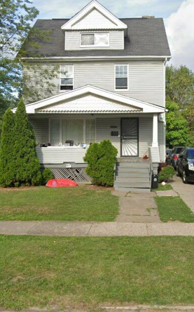 1123 Parkwood Dr