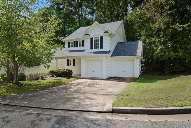 4217 Hunters Green Way NE