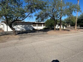 5400 W Calle Cayeus, Unit A in Tucson, AZ - Building Photo
