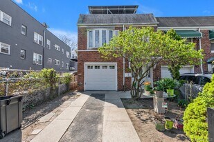 100-06 32nd Ave in Queens, NY - Building Photo