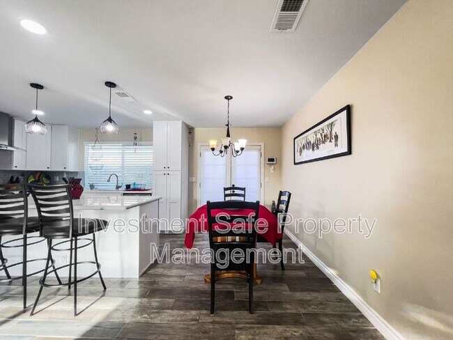 1043 3rd St in Imperial Beach, CA - Foto de edificio - Building Photo