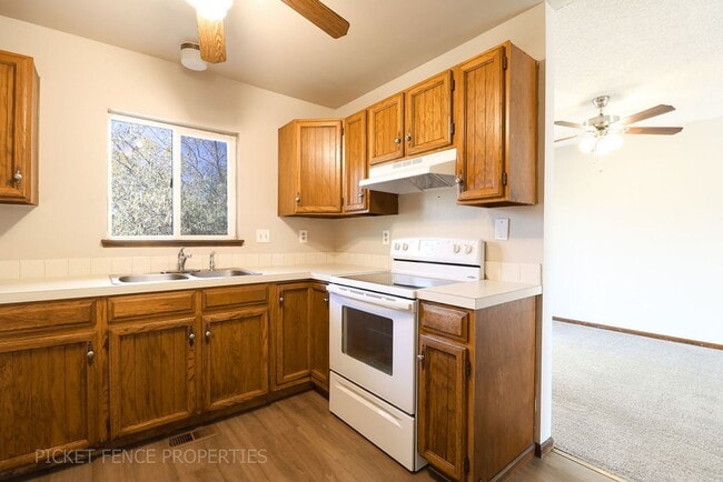1405 W 38th Pl in Loveland, CO - Building Photo - Building Photo