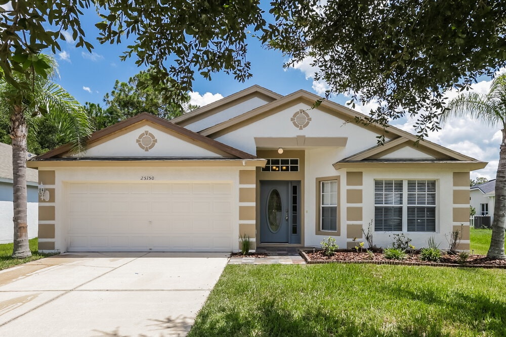 25150 Lexington Oaks Blvd in Wesley Chapel, FL - Building Photo