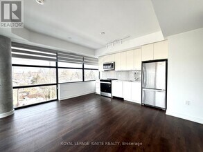 1604 Charles St in Whitby, ON - Building Photo - Building Photo