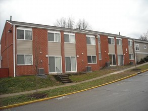 Skyview Apartments in Chesterfield, IN - Building Photo - Building Photo