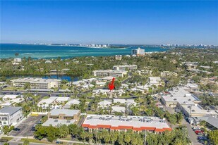 111 Whispering Sands Cir in Sarasota, FL - Building Photo