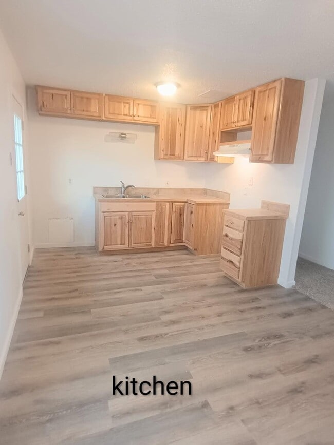 property at 1152 W Juniper Dr