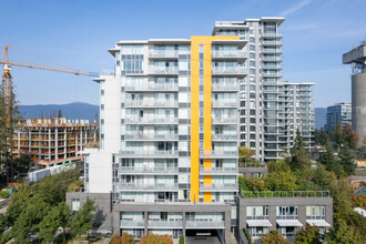 Highland House in Burnaby, BC - Building Photo - Building Photo