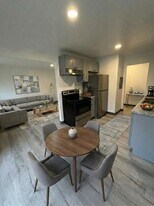 595 Wagner Dr, Unit 24 in Battle Creek, MI - Building Photo