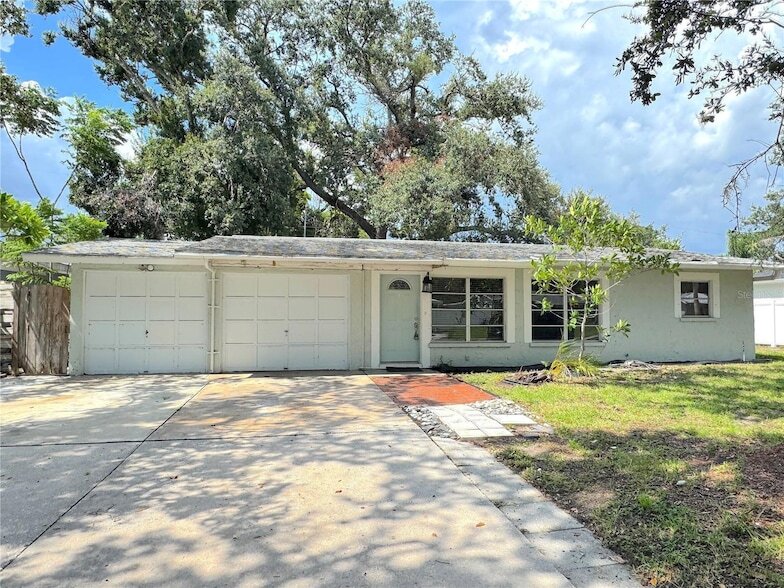 3883 Hawkeye Cir in Sarasota, FL - Building Photo