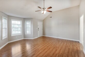 107 Blythe Ct in Smyrna, TN - Foto de edificio - Building Photo