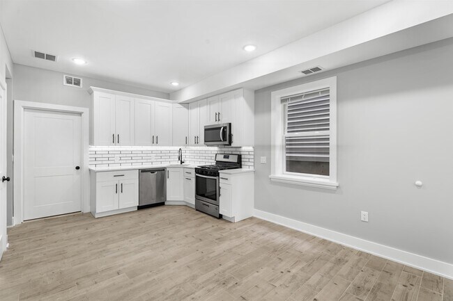 190 Olean Ave in Jersey City, NJ - Building Photo - Building Photo