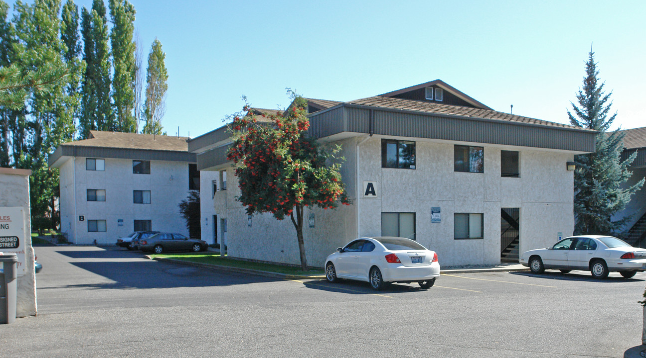 Sand Hill Apartments in Spokane, WA - Building Photo