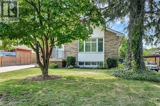 174 Kings Forest Dr in Hamilton, ON - Building Photo - Building Photo