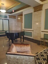 15 E Kirby St, Unit 329 in Detroit, MI - Foto de edificio - Building Photo