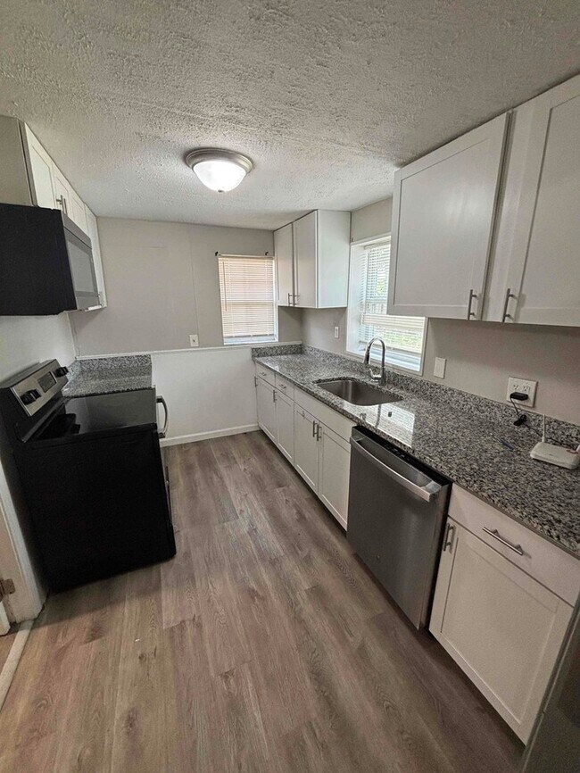 408 Woodside Dr in Orange Park, FL - Building Photo - Building Photo