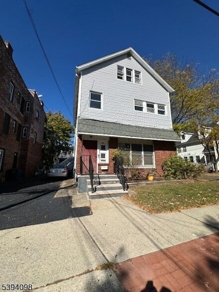 88 Bay St in Montclair, NJ - Building Photo