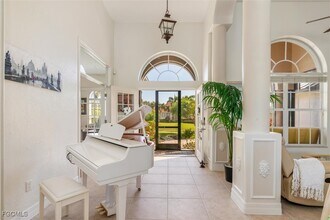 11768 Lady Anne Cir in Cape Coral, FL - Foto de edificio - Building Photo