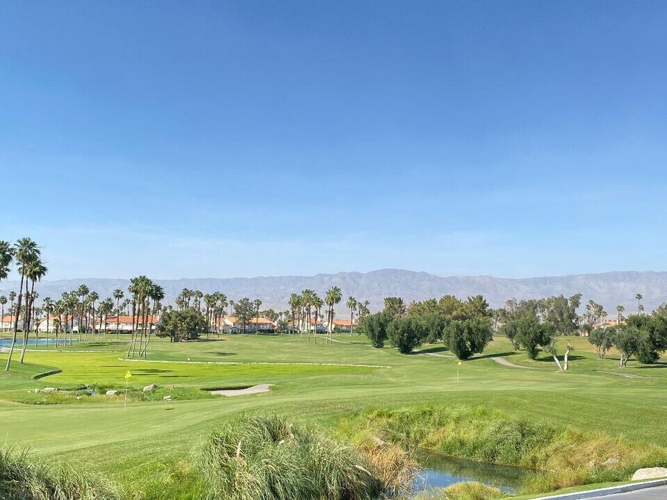 781 Montana Vista Dr in Palm Desert, CA - Foto de edificio