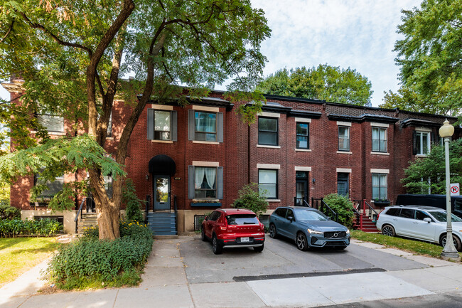 4947 De Maisonneuve Boul O in Westmount, QC - Building Photo - Primary Photo