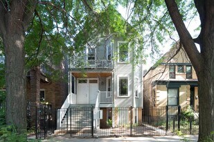 1314 W Roscoe St, Unit M00H in Chicago, IL - Building Photo