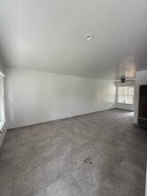 10408 Edison Way in North Hollywood, CA - Foto de edificio - Building Photo