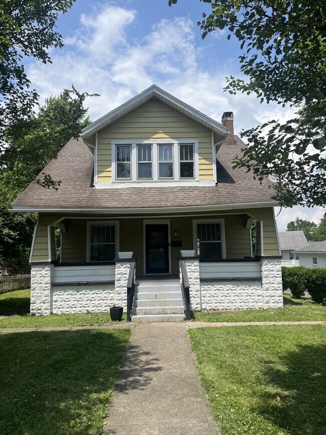 property at 2806 E High St