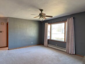 1311 Theodore St in Loves Park, IL - Building Photo - Building Photo