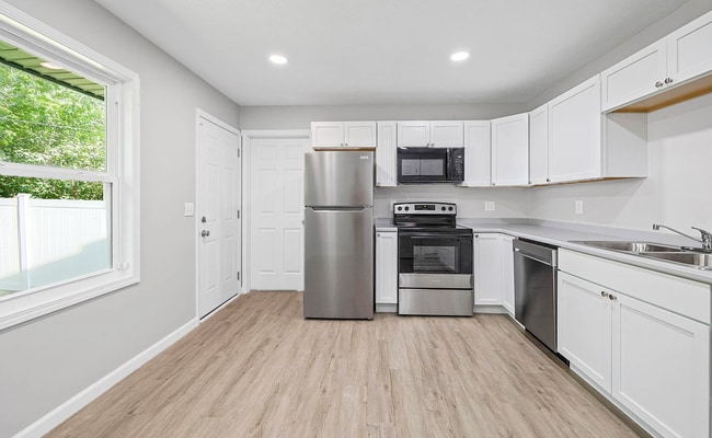 property at 101 Vicksburg Ln