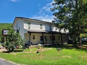 634 Oakland Valley Rd in Cuddebackville, NY - Building Photo - Building Photo