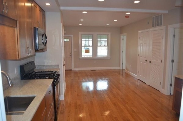 75 Ash St, Unit 75