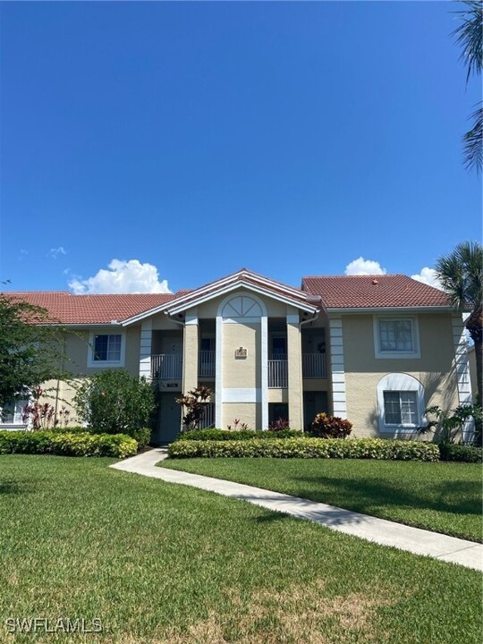 7736 Jewel Ln in Naples, FL - Foto de edificio