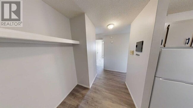 9656-9656 Hillcrest Dr in Grande Prairie, AB - Building Photo - Building Photo