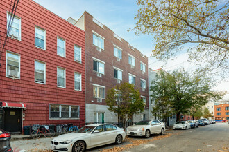 15-17 Judge St in Brooklyn, NY - Foto de edificio - Building Photo