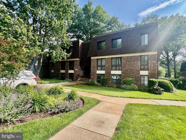 property at 5253 W Running Brook Rd
