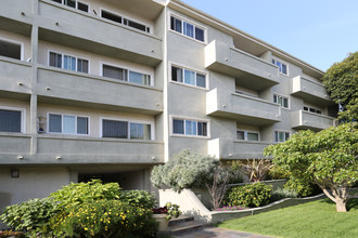 Venice Beach Atrium in Venice, CA - Building Photo - Building Photo