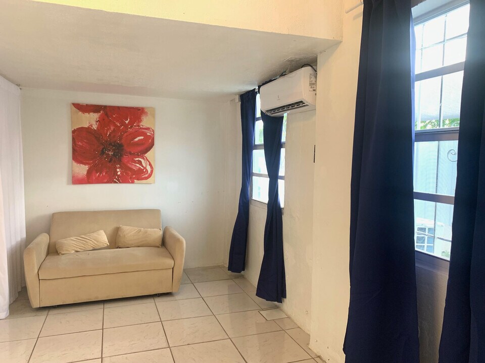 2131 Arthur St in Hollywood, FL - Foto de edificio