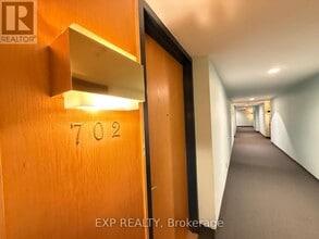 960 Teron Rd in Ottawa, ON - Building Photo - Building Photo