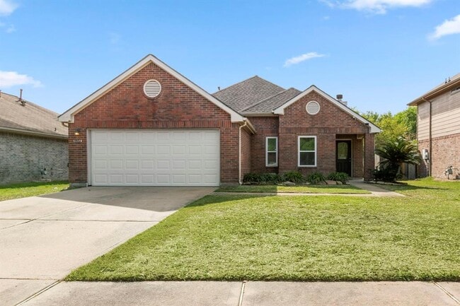 1204 Gerona Blvd in Rosenberg, TX - Building Photo - Building Photo