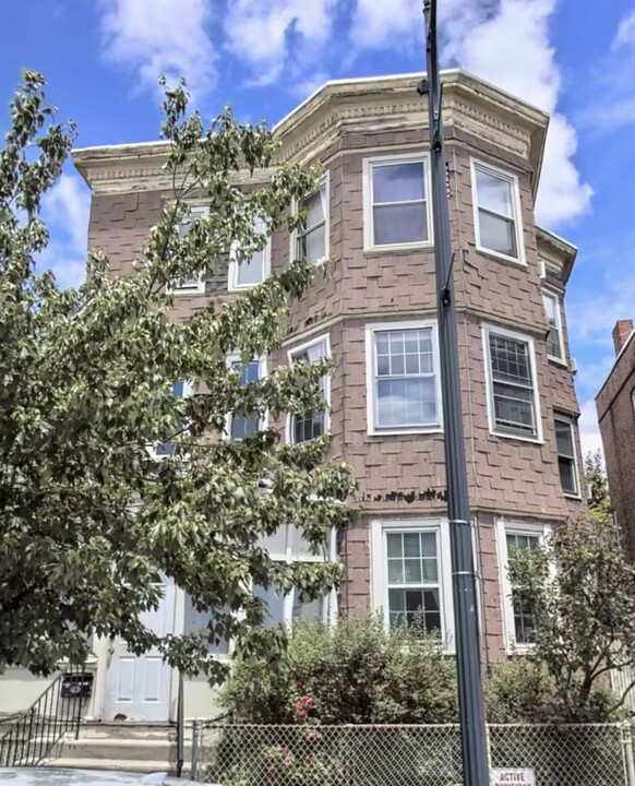 451 Somerville Ave, Unit 3 in Somerville, MA - Foto de edificio