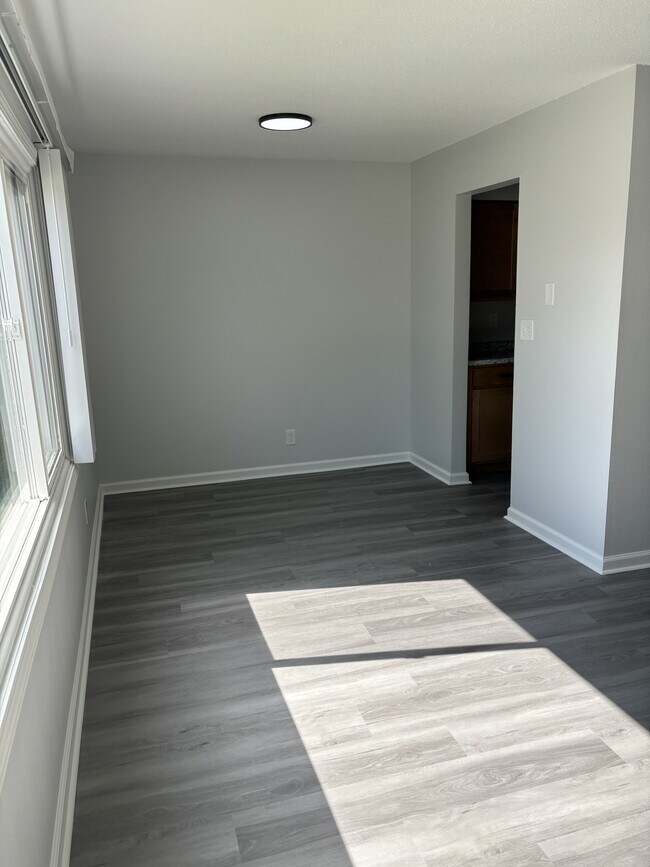 1315 Oakland Rd NE in Cedar Rapids, IA - Building Photo - Building Photo