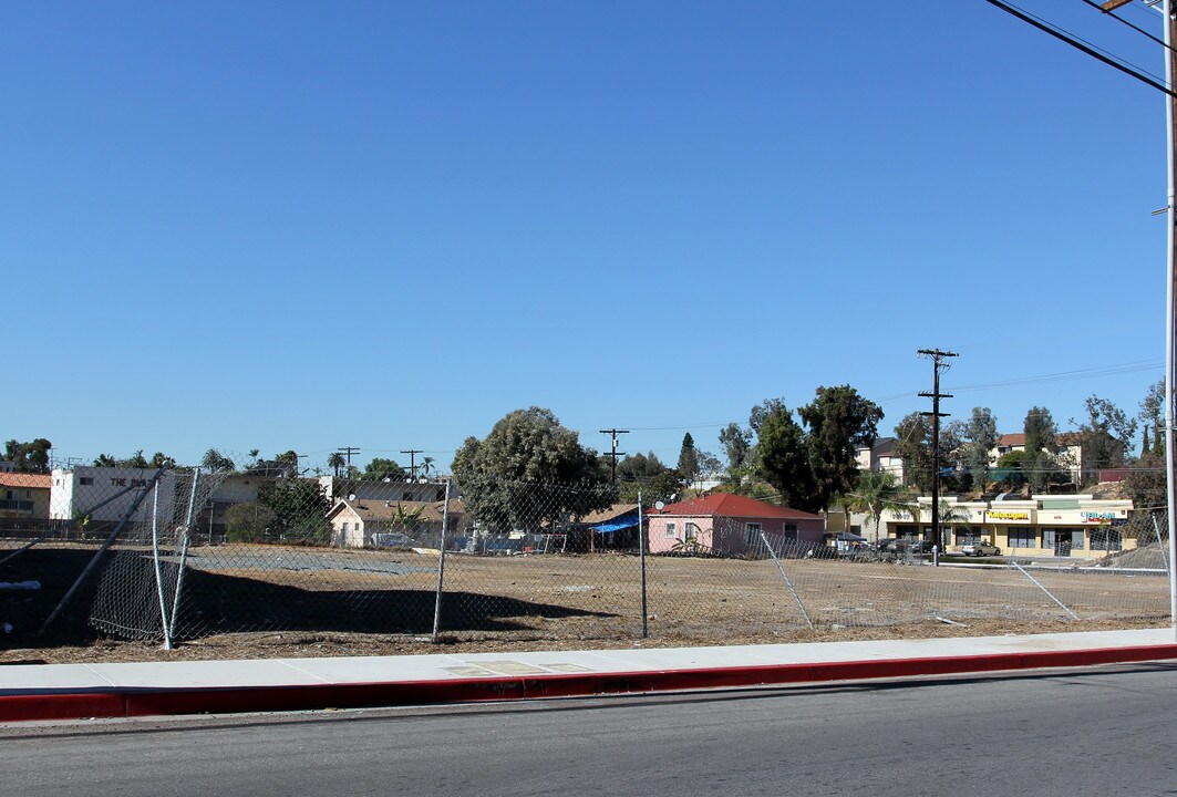 1442-1444 E 8th St in National City, CA - Building Photo