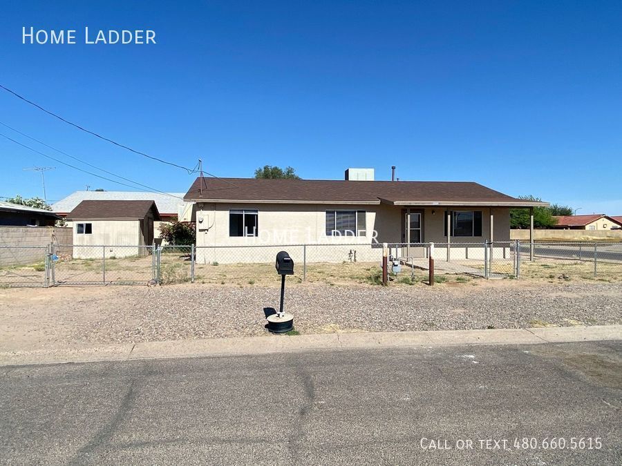 1104 N Wood St in Casa Grande, AZ - Building Photo