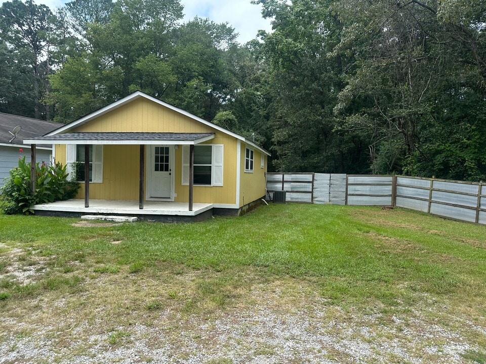 1241 Co Rd 821 in Saltillo, MS - Building Photo