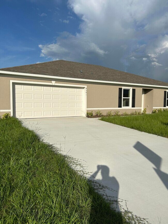 4381 SW Paley Rd in Port St. Lucie, FL - Building Photo - Building Photo