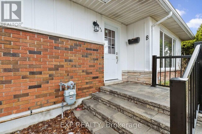 692 Claude St in Ottawa, ON - Building Photo - Building Photo