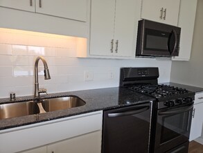 2180 State Hwy 13, Unit 113 in Mendota Heights, MN - Foto de edificio - Building Photo