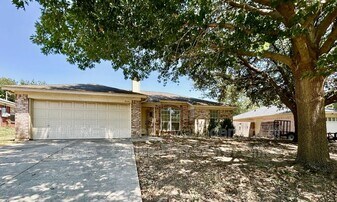 824 Blue Ridge Dr in Burleson, TX - Building Photo