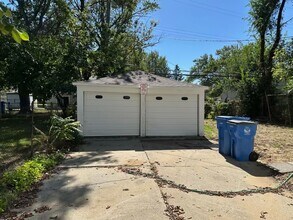 24117 Eton Ave in Dearborn Heights, MI - Building Photo - Building Photo