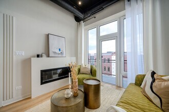 2725 N Thatcher Ave in River Grove, IL - Foto de edificio - Building Photo